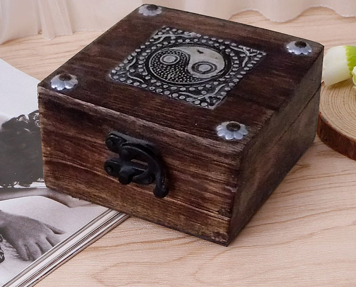 STORAGE BOX